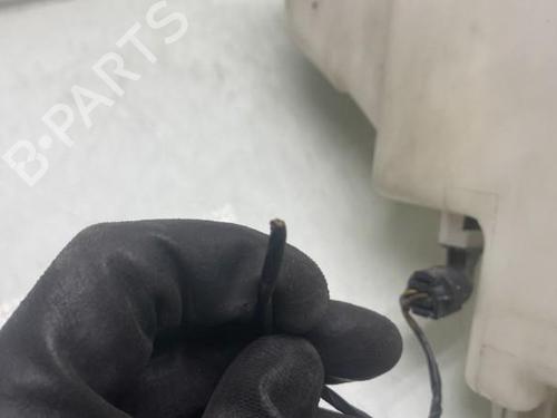 Used Windscreen washer tank BMW Z4 Roadster (E85) 2.0 i (150 hp) 19952308