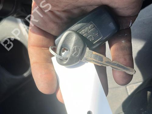 Left front window switch MAZDA 2 (DY) 1.4 CD | BP20021308I27 - Image 4