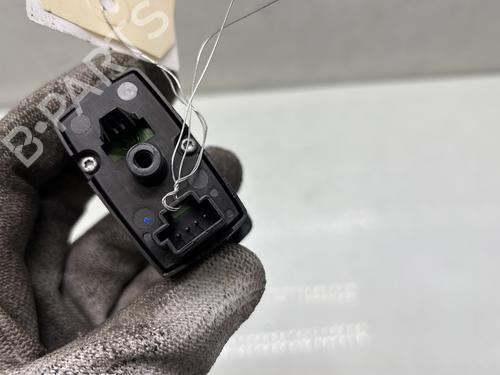 Used Right front window switch Right front window switch MERCEDES-BENZ M-CLASS (W164) ML 350 CDI 4-matic (164.125, 164.124) (211 hp) 33238302 33238302