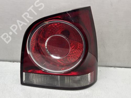 Feu arrière droit VW POLO IV (9N_, 9A_) 1.4 TDI (70 hp) 32063564