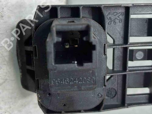 Used Switch Switch PEUGEOT 407 (6D_) 2.0 HDi 135 (6DRHRH, 6DRHRE, 6DRHRG, 6DRHRJ) (136 hp) 36474264 36474264