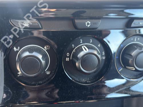 Left sun visor CITROËN C3 II (SC_) 1.2 VTi 82 | BP32230440I1 - Image 10