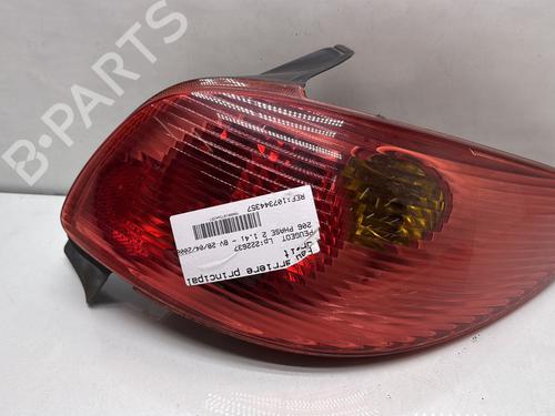 Used Right taillight PEUGEOT 206 Hatchback (2A/C) 1.4 i (75 hp) 27200896