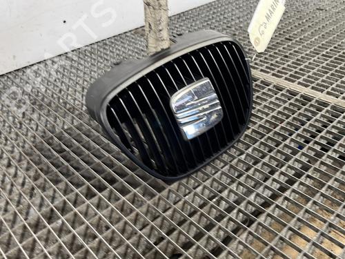 Grille SEAT IBIZA III (6L1) 1.9 SDI | BP29114925C40 