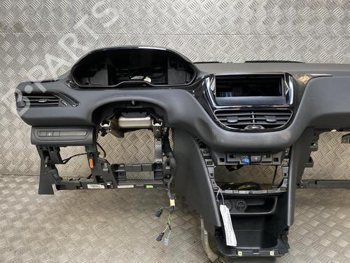 Used Dashboard Dashboard PEUGEOT 208 I (CA_, CC_) 1.0 VTi (68 hp) 19995856 19995856