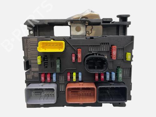 Used Fuse box Fuse box PEUGEOT 307 (3A/C) 1.6 HDi (90 hp) 40270979 40270979