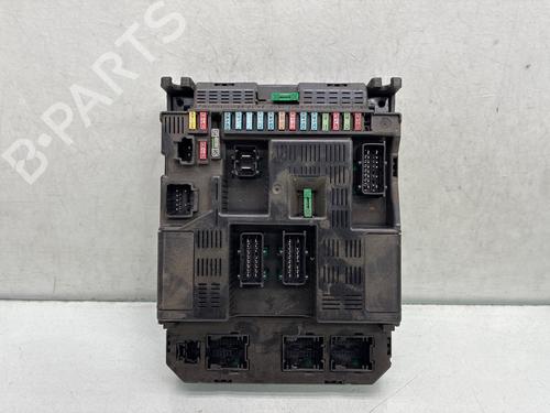 Used Fuse box Fuse box 38237432 38237432