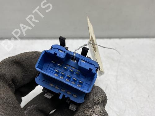 Left front window switch RENAULT TRAFIC II Van (FL) 2.0 dCi 90 (FL0H, FL00, FL01, FL0M, FL0P, FL0S) | BP26326335I27 - Image 3