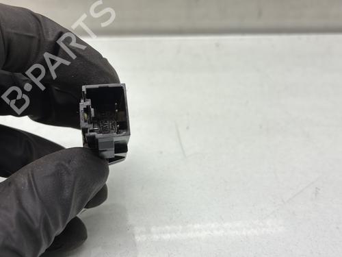 Used Warning switch Warning switch FORD FIESTA VII (HJ, HF) 1.0 EcoBoost (101 hp) 33742760 33742760