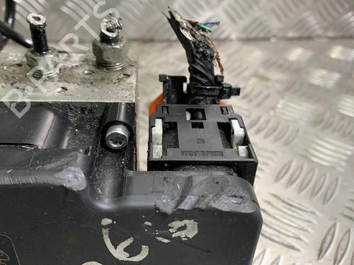 Used ABS pump TOYOTA YARIS (_P13_) 1.0 (KSP130_, KSP130) (69 hp) 20013020