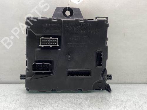 Used Fuse box RENAULT MASTER III Van (FV) 2.3 dCi 100 FWD (FV0A, FV0B, FV0G, FV0K, FV0H) (101 hp) 30082694