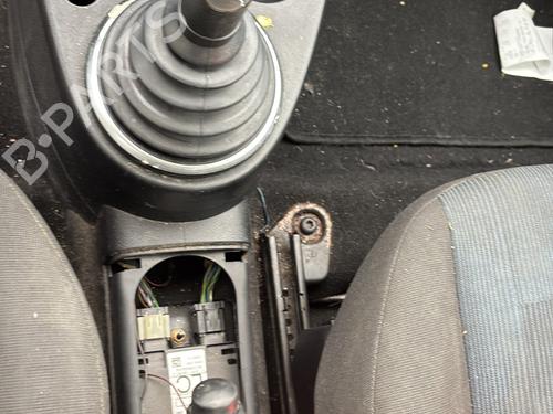 Front left lock FORD FIESTA V (JH_, JD_) 1.4 TDCi | BP32192537C98