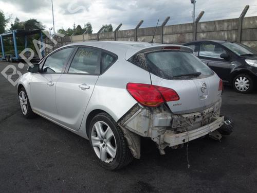 OPEL ASTRA J (P10)    1800532