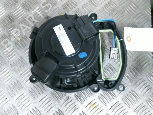 other-renault-megane-iv-hatchback-b9amn_-272103243r-2015-19980106 main image
