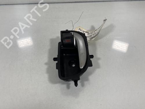 Used Front right interior door handle Front right interior door handle TOYOTA YARIS (_P13_) 1.5 Hybrid (NHP130_, NHP130) (101 hp) 19994865 19994865