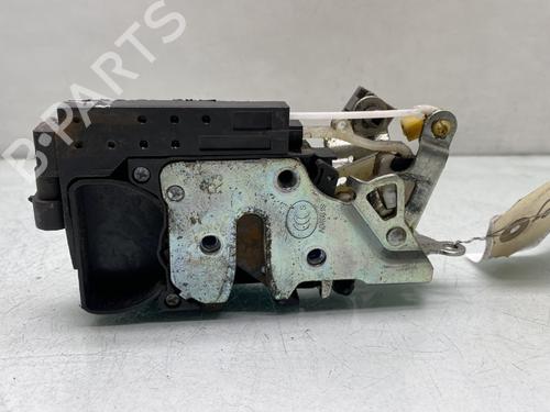 Cerradura puerta delantera derecha DAEWOO KALOS (KLAS) 1.4 (83 hp) 31293448