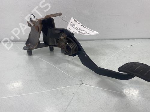 Used Clutch pedal RENAULT CLIO III (BR0/1, CR0/1) 1.5 dCi (BR17, CR17) (86 hp) 32682280