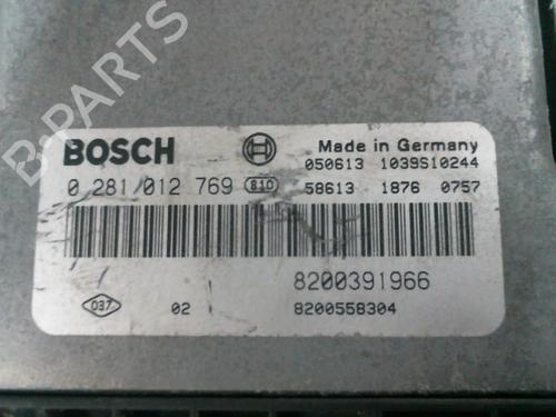 Used Engine control unit (ECU) RENAULT SCÉNIC II (JM0/1_) [2003-2010]  19998304