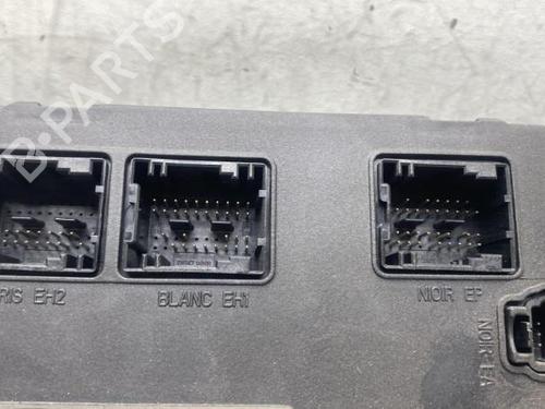 Used Fuse box Fuse box PEUGEOT 407 (6D_) 2.0 HDi 135 (6DRHRH, 6DRHRE, 6DRHRG, 6DRHRJ) (136 hp) 19991065 19991065