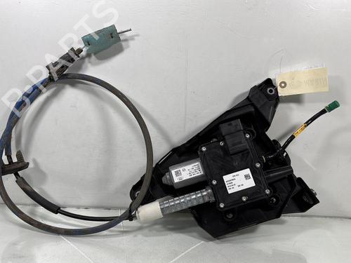 Used Electric handbrake PEUGEOT 5008 (0U_, 0E_) 1.6 HDi (114 hp) 29995776
