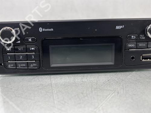 Used Radio RENAULT TWINGO II (CN0_) 1.2 16V (CN04, CN0B) (75 hp) 31189679