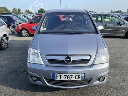 Rear fog light OPEL MERIVA A MPV (X03) 1.3 CDTI (E75) | BP25446300C37 
