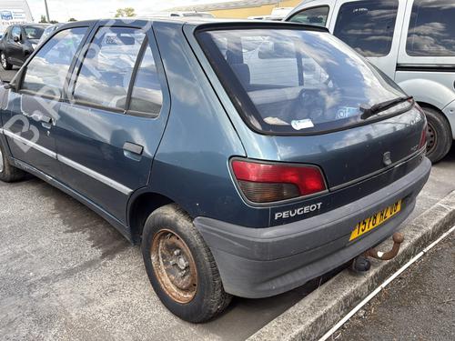 Left taillight PEUGEOT 306 Hatchback (7A, 7C, N3, N5) 1.9 D | BP29429028C34 