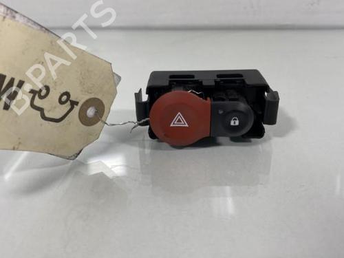 Used Warning switch Warning switch RENAULT MODUS / GRAND MODUS (F/JP0_) 1.2 (JP0C, JP0K, FP0C, FP0K, FP0P, JP0P, JP0T) (75 hp) 19961771 19961771