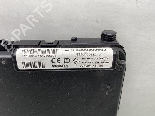 Used Fuse box Fuse box RENAULT SCÉNIC II (JM0/1_) 1.6 (JM0C, JM0J, JM1B) (113 hp) 20974886 20974886