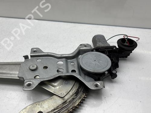 Vindusheismekanisme venstre foran SUZUKI SWIFT III (MZ, EZ) 1.3 (RS413, ZC11S) | BP30535643C22 