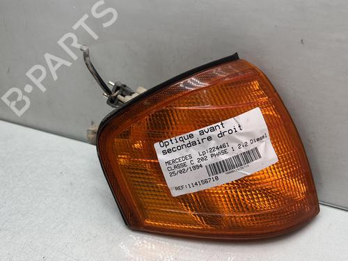 Used Right front indicator MERCEDES-BENZ C-CLASS (W202) C 220 D (202.121) (95 hp) 32314583