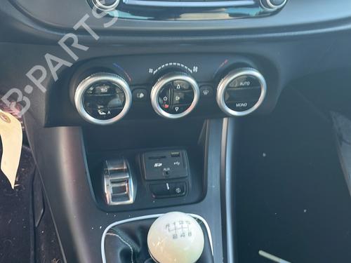 Right front window switch ALFA ROMEO GIULIETTA (940_) 1.4 TB (940.FYA1A) | BP31134643I26  - Image 32