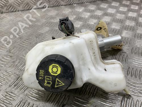 Used Brake master cylinder AUDI A3 Sportback (8YA, 8YF) 35 TFSI Mild Hybrid (150 hp) 32745478