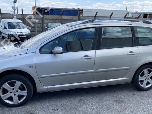 Fuse box PEUGEOT 307 Break (3E) 2.0 HDI 110 | BP24200331E1  - Image 9