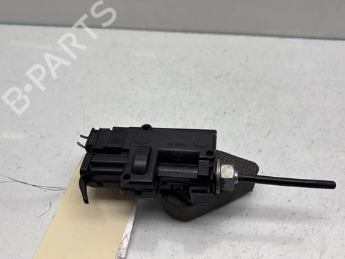 Used Fuel door actuator Fuel door actuator RENAULT MEGANE IV Hatchback (B9A/M/N_) 1.2 TCe 130 (B9MR) (130 hp) 32144364 32144364