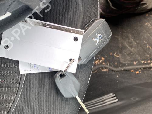 Right headlight PEUGEOT 208 I (CA_, CC_) 1.2 VTI 82 | BP31906140C29