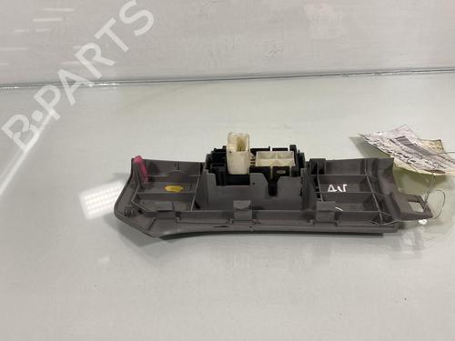 Right front window switch TOYOTA YARIS (_P9_) 1.4 D-4D (NLP90_, NLP90R) | BP20017136I26 