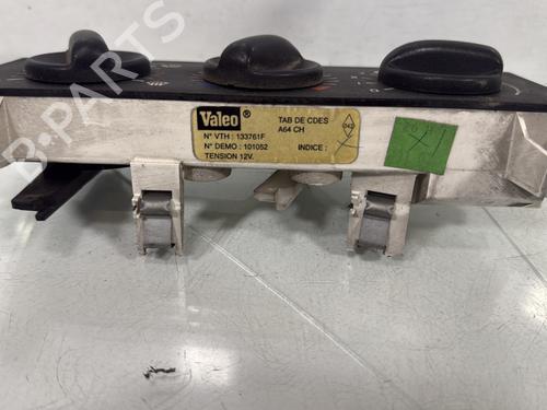 Used Climate control Climate control RENAULT MASTER II Platform/Chassis (ED/HD/UD) 2.2 dCI 90 (ED0G, ED0N, HD0G, HD0N, HD1G, HD1N, UD0G,... (90 hp) 33180722 33180722