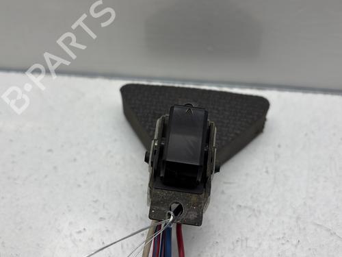Used Right front window switch NISSAN PATROL GR V Wagon (Y61) 2.8 TD (129 hp) 31134902