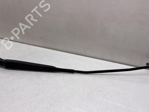 Used Front windshield wiper arm Front windshield wiper arm RENAULT MASTER II Van (FD) 2.5 D (FD0A, FD0E, FD2E, FD3E) (80 hp) 32524253 32524253