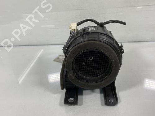 Used Heater blower motor TOYOTA YARIS (_P13_) 1.5 Hybrid (NHP130_, NHP130) (101 hp) 19985582