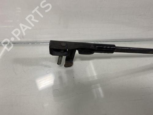 Used Front windshield wiper arm Front windshield wiper arm 20021012 20021012