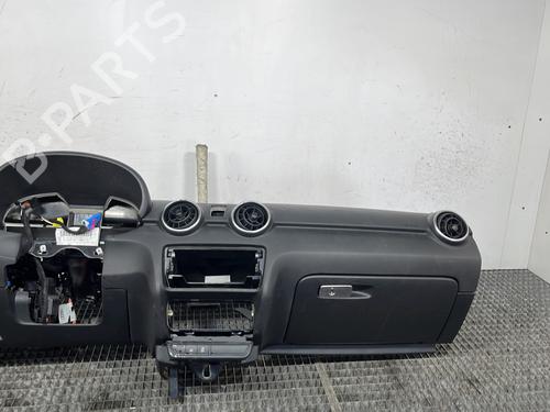 Instrumentbræt AUDI A1 (8X1, 8XK) 1.2 TFSI (86 hp) 26715191