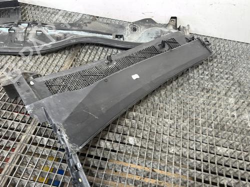 Used Scuttle panel Scuttle panel PEUGEOT 2008 II (UD_, US_, UY_, UJ_, UR_, UC_) 1.2 PureTech 130 (USHNS, URHNS) (130 hp) 30362645 30362645