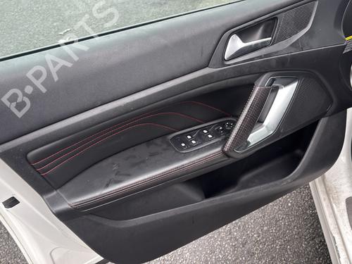 Left tailgate light PEUGEOT 308 II (LB_, LP_, LW_, LH_, L3_) 1.6 BlueHDi 120 | BP32391576C79 