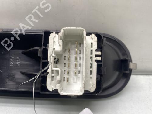 Used Left front window switch Left front window switch RENAULT CLIO III (BR0/1, CR0/1) 1.5 dCi (BR17, CR17) (86 hp) 26318849 26318849