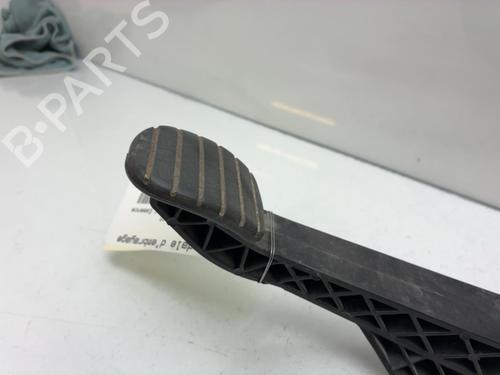 Used Clutch pedal Clutch pedal DACIA LOGAN (LS_) 1.2 16V (LS1N, LS02, BS02) (75 hp) 40439251 40439251