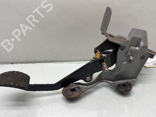 Pedal embrague RENAULT CAPTUR I (J5_, H5_) 1.5 dCi 90 (J5N4, J5M5, J5MW, J5M6, J5AL, J5AJ) (90 hp) 31134638