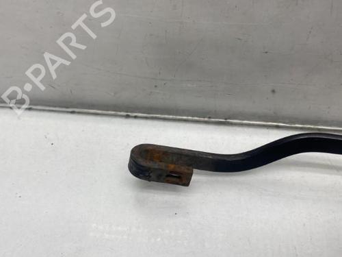 Used Front windshield wiper arm FORD FOCUS I Turnier (DNW) 1.6 16V (100 hp) 19961181