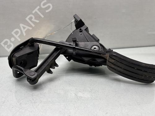 pedal-renault-clio-ii-bb_-cb_-1998-1999-2000-2001-2002-2003-2004-2005-2006-2007-2008-2009-2010-2011-2012-2013-2014-2015-2016-32287846 main image